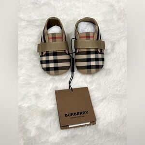 Burberry Newborn Boots (EUR 17/US 2)
